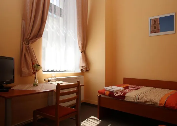 Ceska Koruna بيت ضيافة 3*